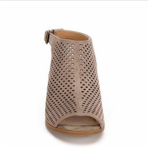 Lucky Brand Women's Shoes Lucky Brand Bertel Slingback - Picture 2 of 12